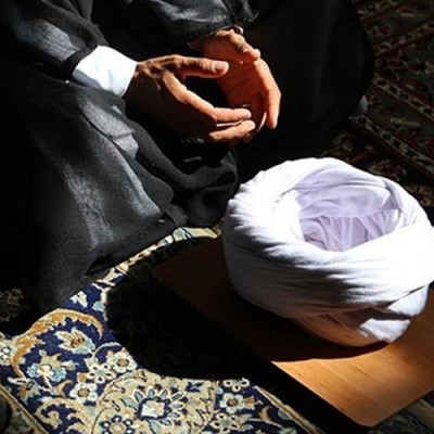 ذره‌بین انداختن بر جهان رمان از فراز منبر