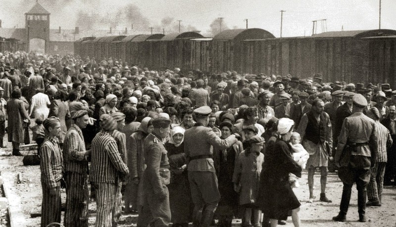 چطور با گذشته‌ی شرارت‌بار کشورمان کنار بیاییم؟