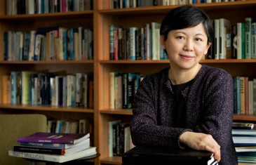 صدای آرام اما نافذ از گذار چین به غرب؛ درباره‌ی کتاب مهربان‌تر از تنهایی